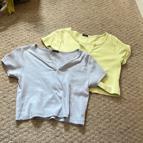 Brandy Melville Tops - Brandy Melville crop tops